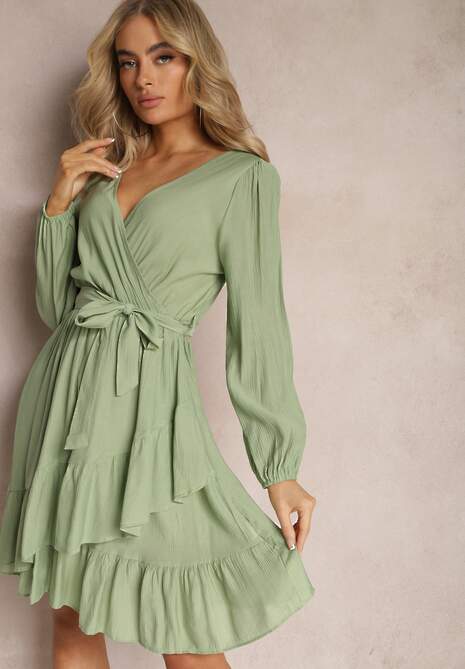 Zielona Rozkloszowana Sukienka Midi z Paskiem w Talii i Kopertowym Dekoltem Gemiora