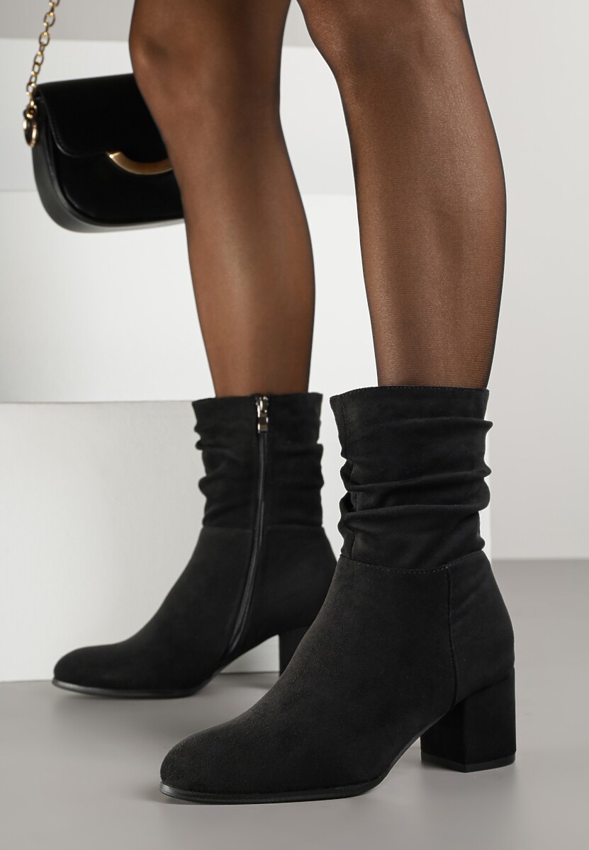 Czarne Marszczone Botki Vices na Słupkowym Obcasie Atevitta