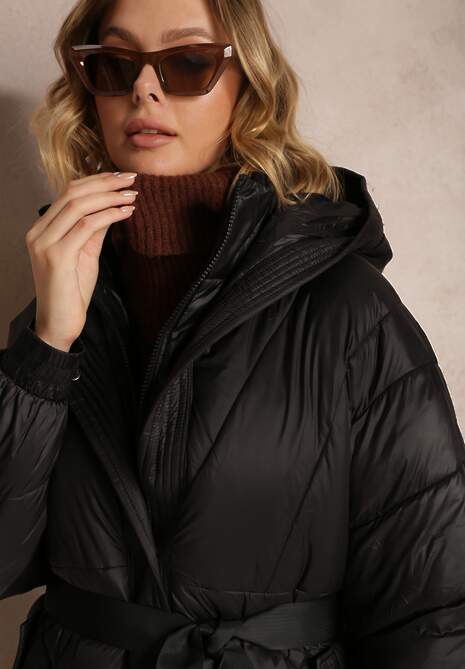 Czarna Kurtka za Kolano Pikowana z Wiązanym Paskiem Cealia