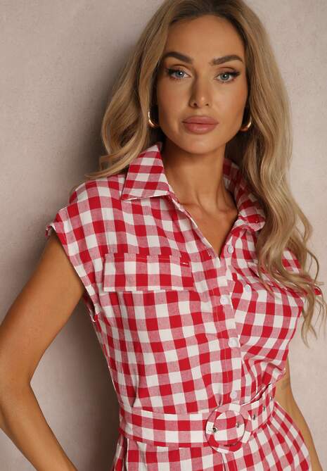Czerwona Sukienka z Bawełny o Kroju Koszulowym w Kratę z Paskiem w Talii Revatia