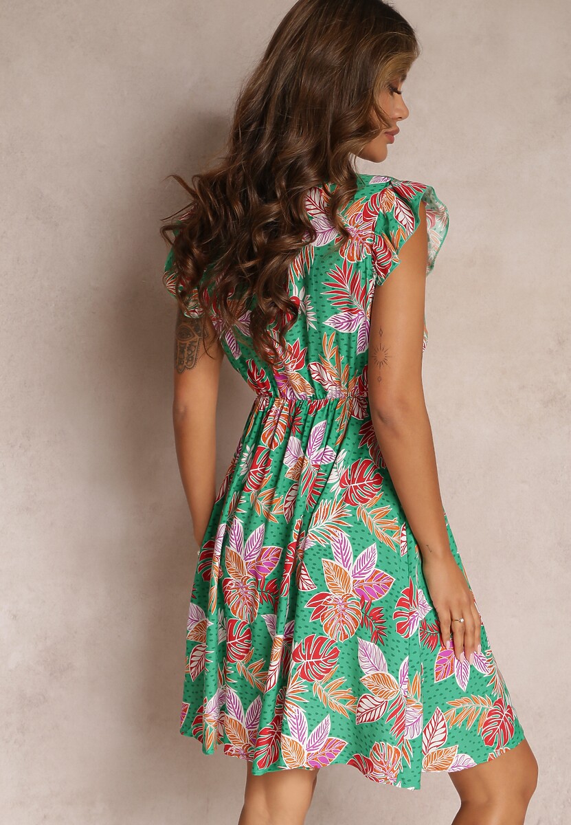 Zielona Wiskozowa Sukienka Mini z Gumką w Pasie i Ozdobnymi Guzikami Trypha