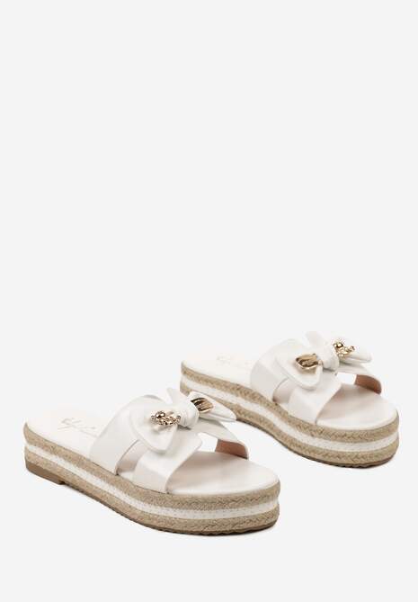 Białe Klapki na Platformie z Plecionymi Paskami Wykończone Kokardką Licebia