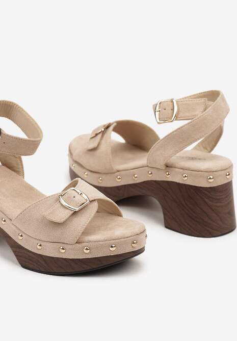 Ciemnobeżowe Sandały na Słupku i Platformie z Ozdobną Klamrą i Nitami Malverea