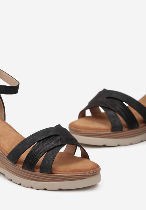 Czarne Błyszczące Sandały na Koturnie Stylizowanym na Drewniany Steccaria