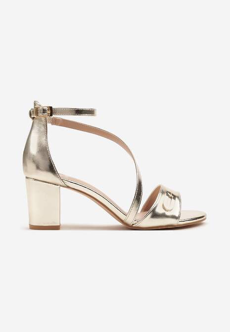 Złote Sandały na Słupku Ozdobione Metaliczną Aplikacją Redauve