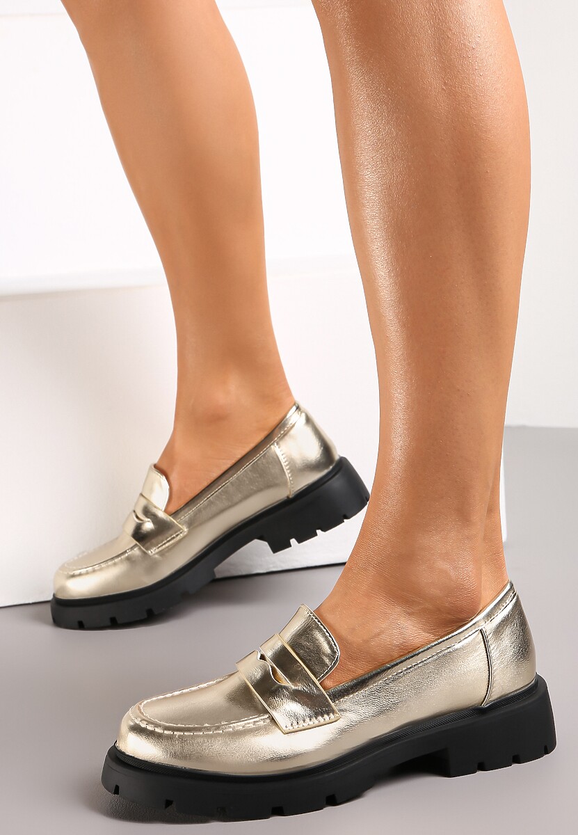 Złote Mokasyny na Grubej Podeszwie z Ozdobną Patką Bambina