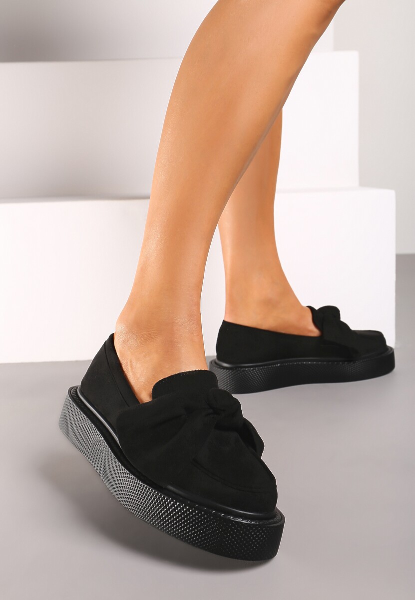 Czarne Półbuty na Platformie w Stylu Mokasynów Ozdobione Kokardą Irinetta