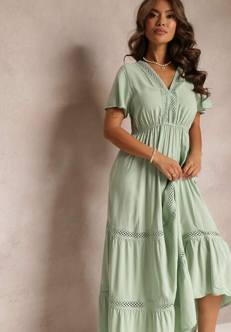 Miętowa Rozkloszowana Sukienka Maxi z Gumką w Talii i Koronkowym Dekoltem Cheteia