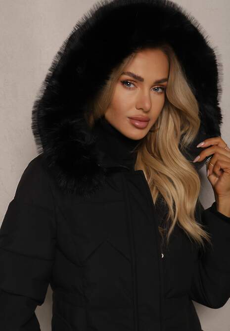 Czarna Taliowana Kurtka z Pikowanymi Przeszyciami i Kapturem z Futerkiem Tintelira