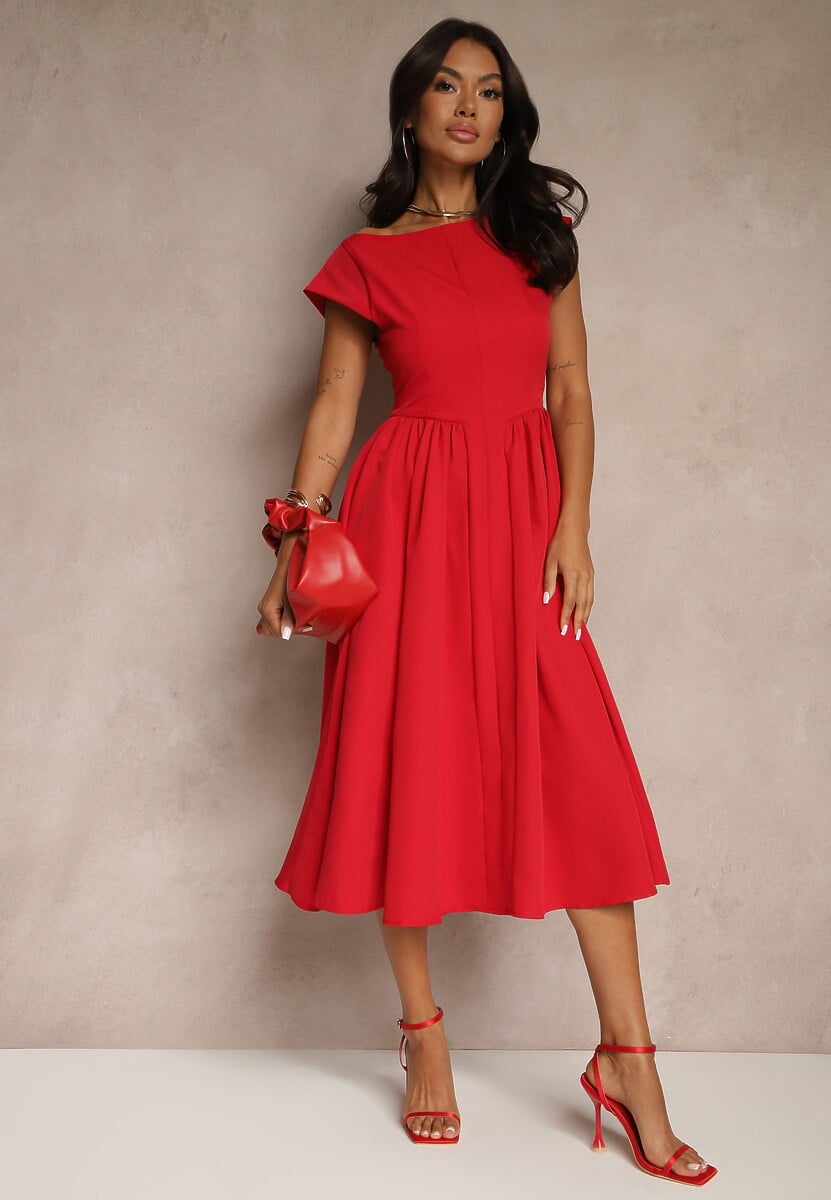 Czerwona Sukienka Vices o Rozkloszowanym Kroju z Dekoltem w Kształcie Łódki Milioria