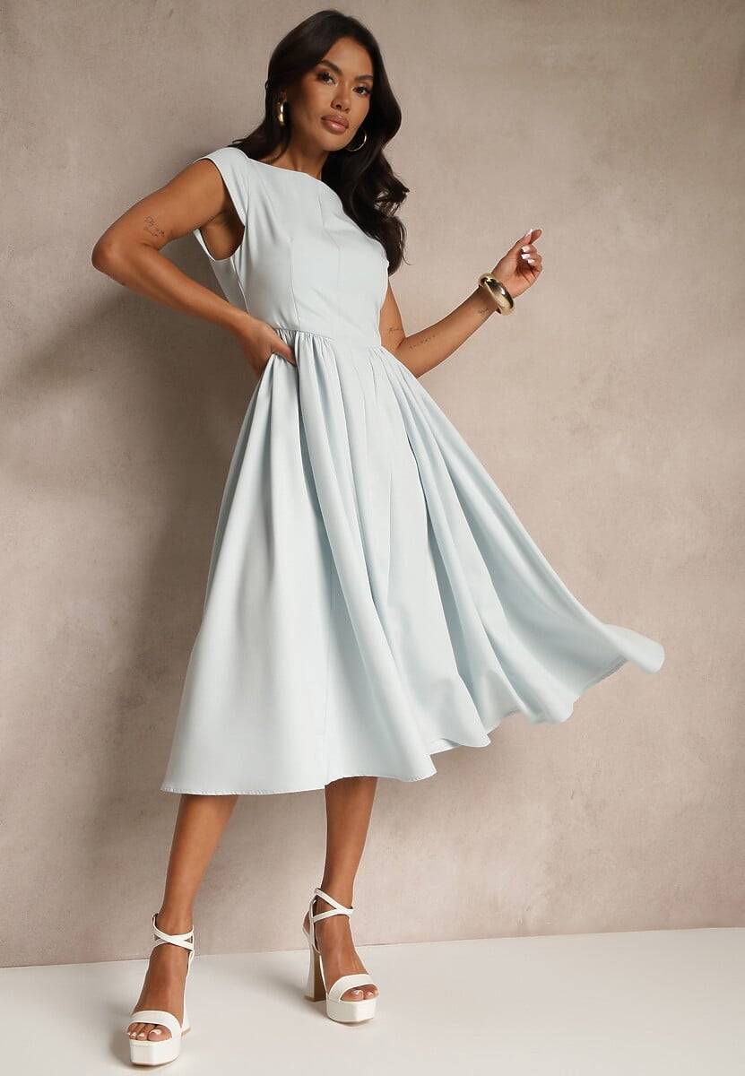 Niebieska Sukienka Vices  o Rozkloszowanym Kroju z Dekoltem w Kształcie Łódki Milioria