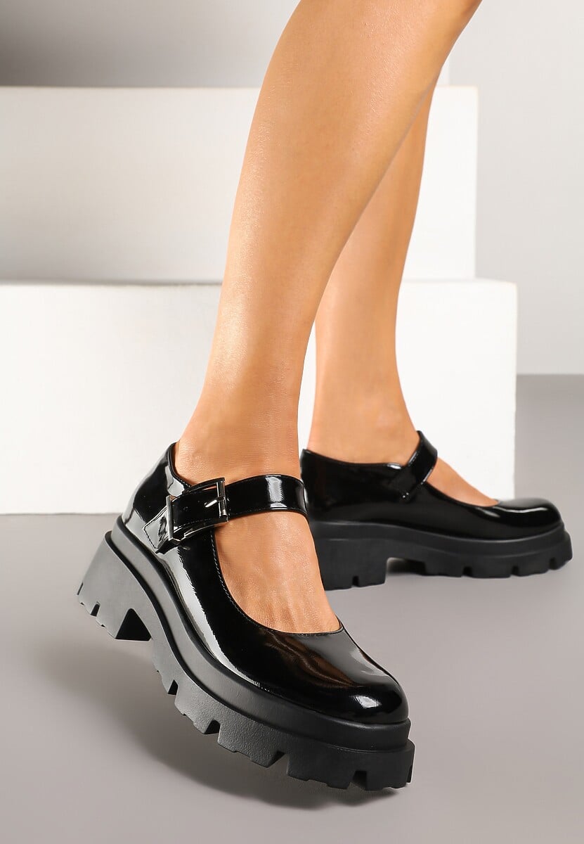 Czarne Lakierowane Półbuty z Dużą Klamrą i Platformą Nevialin