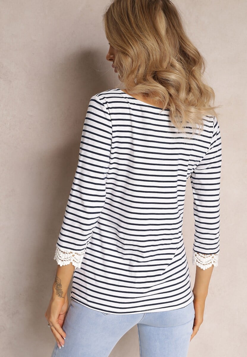 Biała Bluzka w Paski z Koronką na Rękawach z Elastycznej Bawełny Palmime