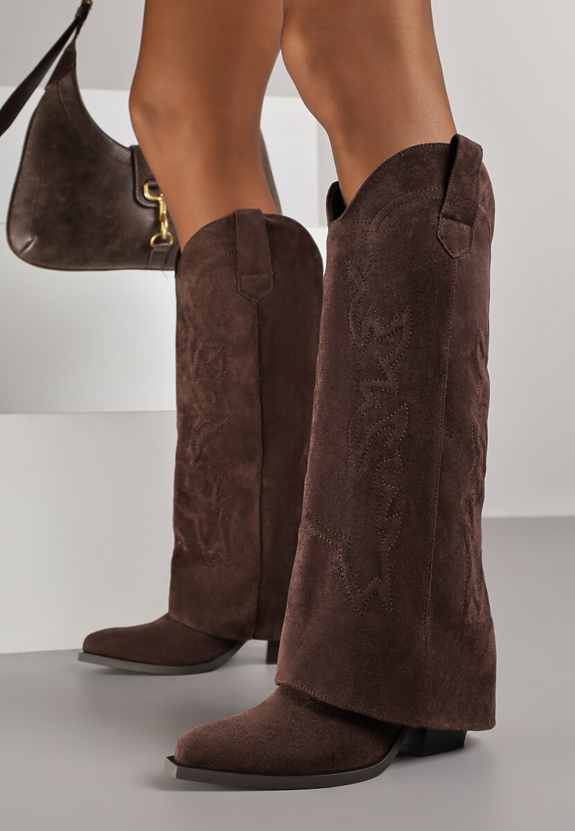 Brązowe Kozaki Kowbojki na Stożkowym Obcasie z Wywiniętą Cholewką z Haftem Fenassa