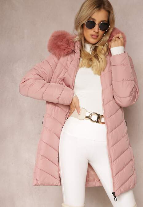 Różowa Pikowana Kurtka o Wydłużonym Fasonie z Odpinanym Kapturem i Sztucznym Futerkiem Nasteh
