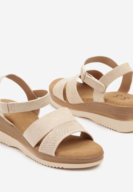 Beżowe Sandały  na Koturnie Ozdobione Dwoma Paskami Tilsela