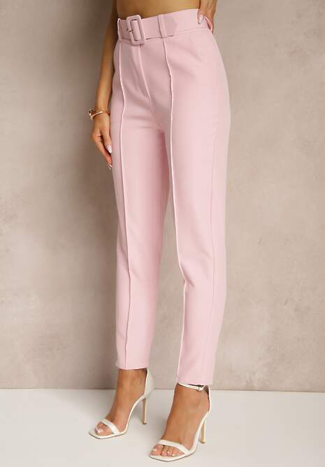 Jasnoróżowe Dopasowane Spodnie Garniturowe High Waist z Paskiem w Talii Ozdobionym Klamrą Binah
