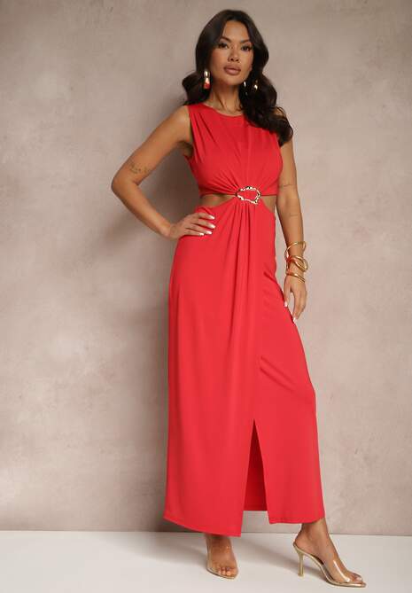 Czerwona Sukienka z Wiskozą Metalową Ozdobą i Wycięciami po Bokach Odivane