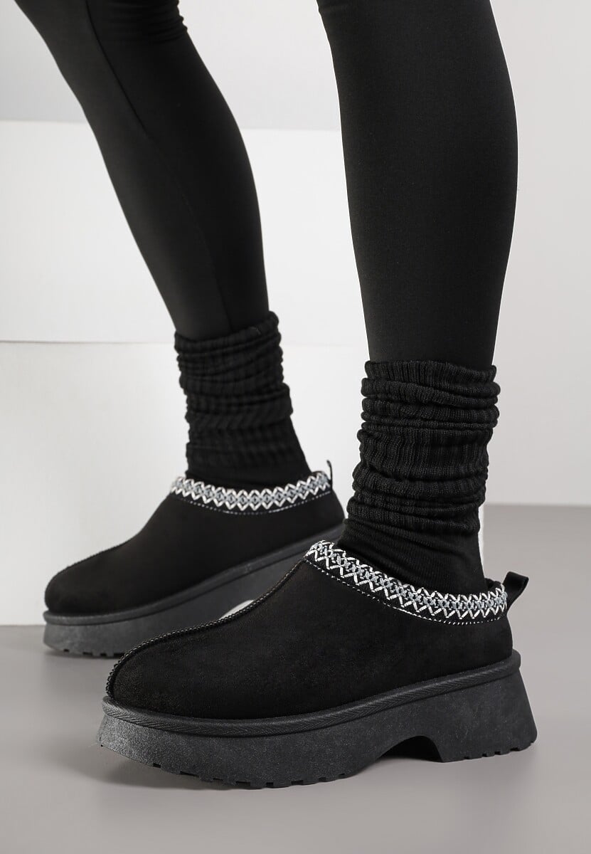 Czarne Śniegowce na Platformie z Niską Cholewką z Haftem Livitte