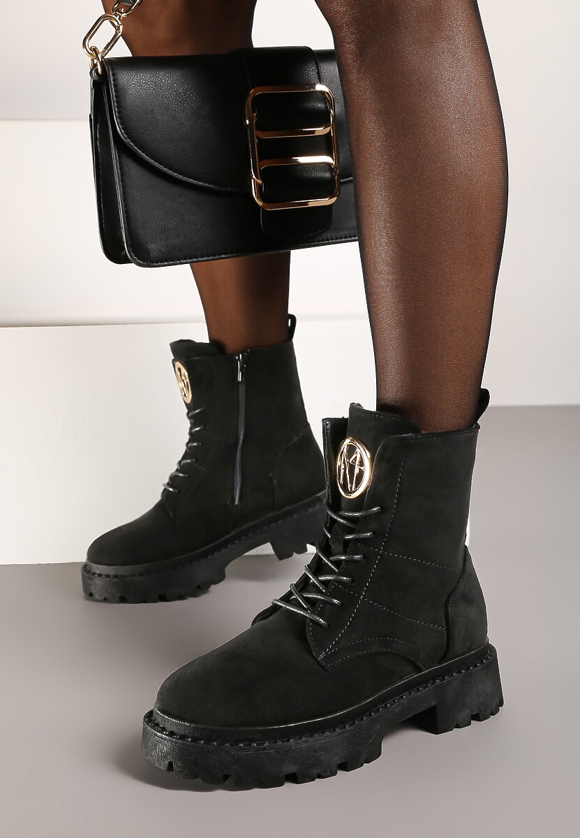 Czarne Botki z Imitacji Zamszu na Płaskiej Podeszwie z Przeszyciami i Logo Sylvara