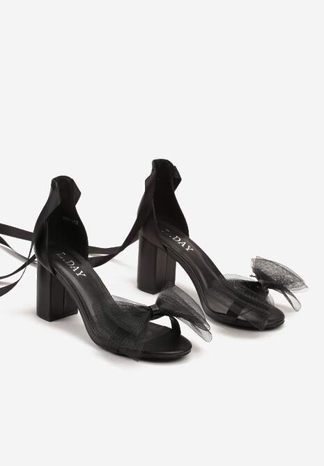 Czarne Sandały na Słupku Wiązane Wstążką z Tiulową Kokardką Naviloria
