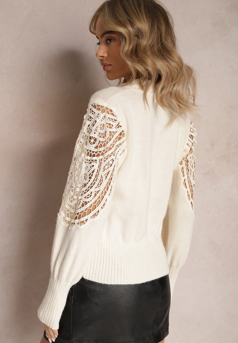 Jasnobeżowy Sweter z Koronkową Wstawką Meldara