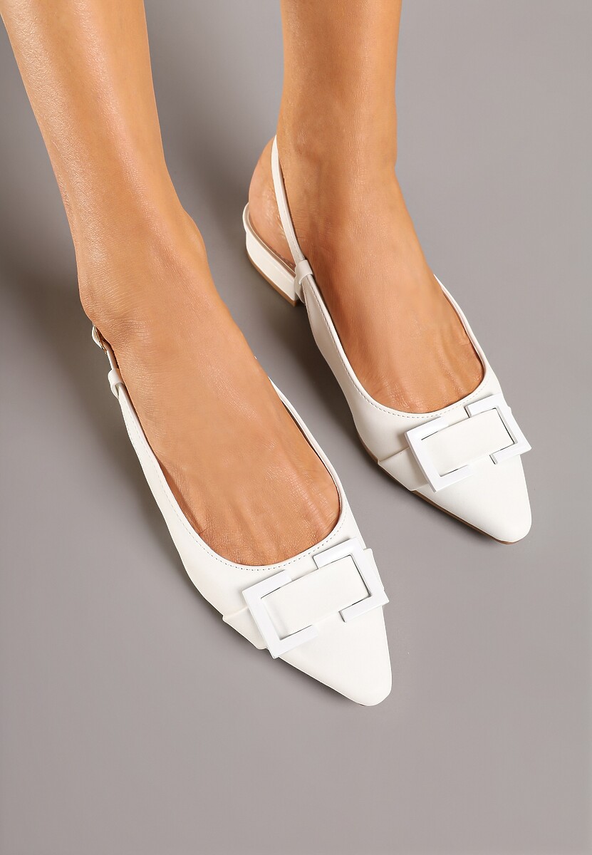 Białe Sandały Typu Slingback Ozdobione Klamrą Zelfia