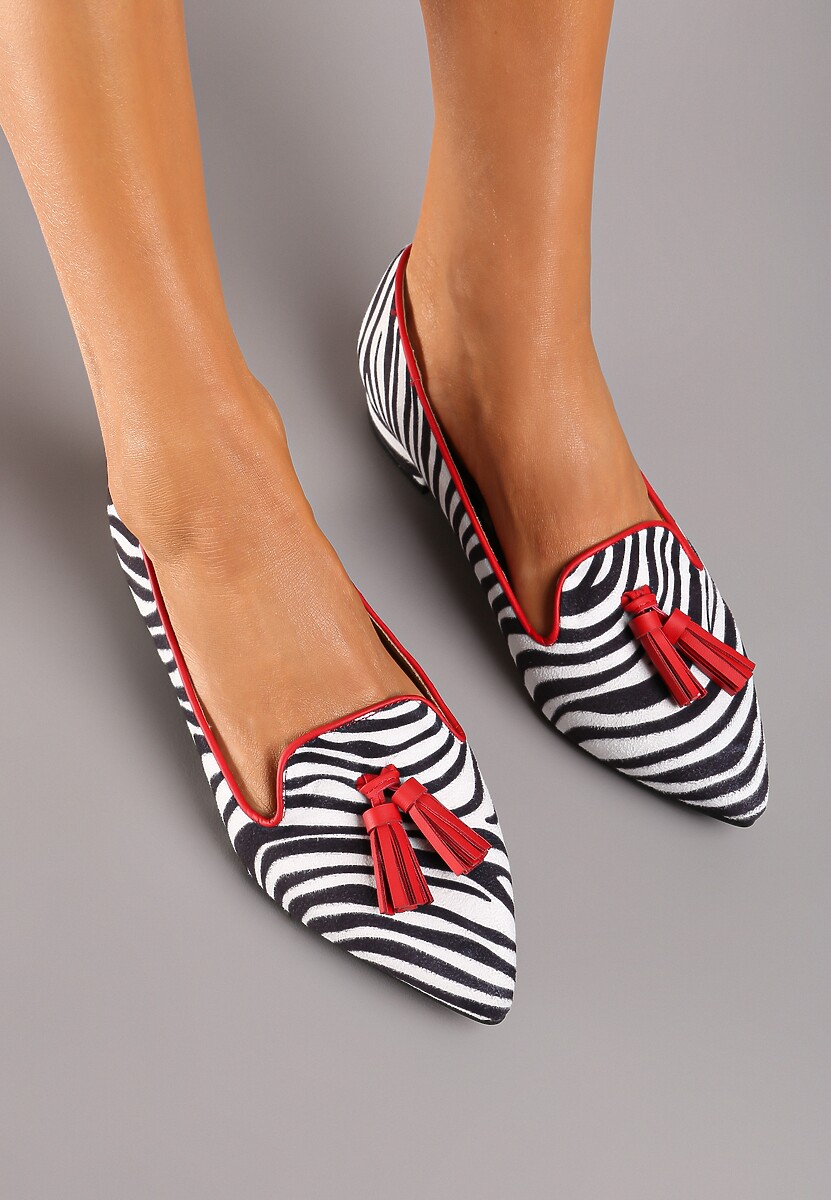 Czarno-Białe Czółenka na Słupku w Stylu Mokasynów Ozdobione Frędzlami i Paskami Artalla