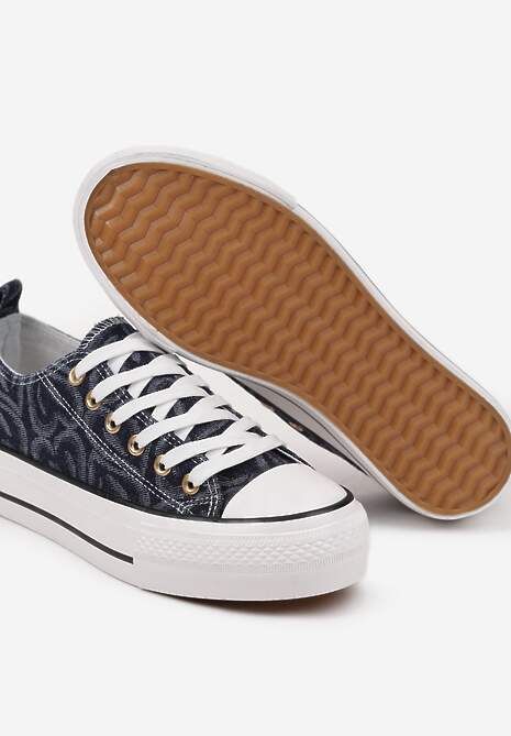 Granatowe Trampki na Platformie Zdobione Wzorem w Serca Gonavith