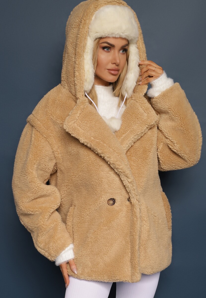 Beżowa Futerkowa Kurtka Teddy z Kapturem z Wsuwanymi Kieszeniami Gerovia