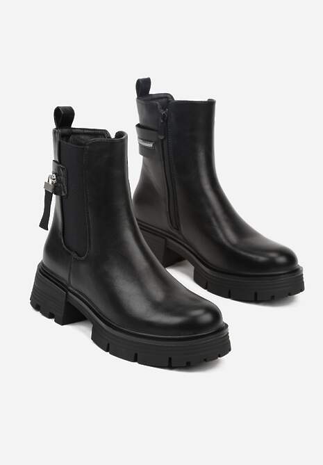 Czarne Botki Typu Sztyblety na Platformie Ozdobione Aplikacją Nemalea