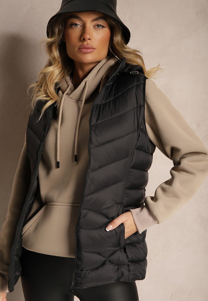 Czarna Kamizelka z Odpinanym Kapturem Ozdobiona Pikowaniem i Zasuwanymi Kieszeniami Valentea