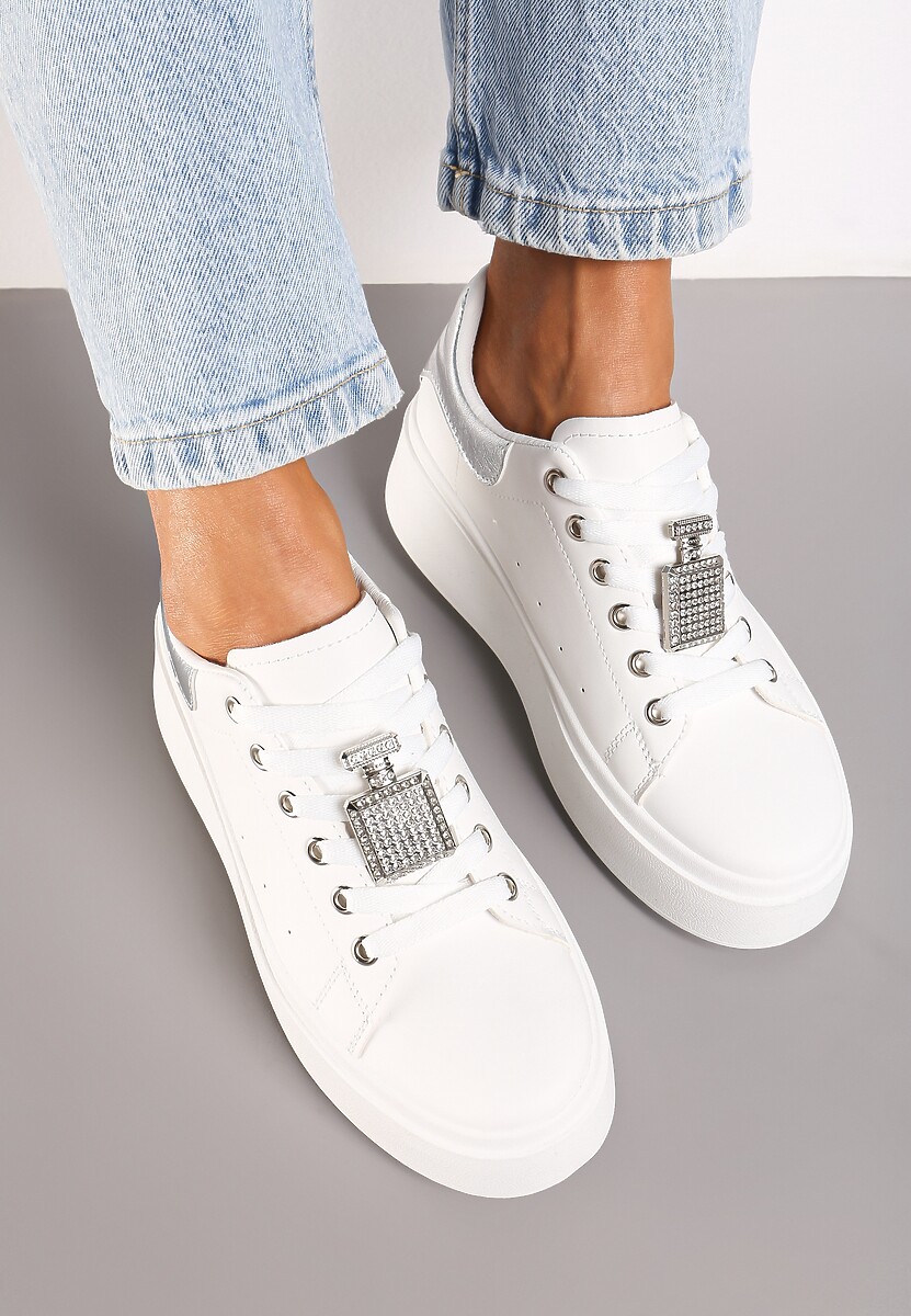 Biało-Srebrne Sneakersy na Platformie Ozdobione Cyrkoniami i Aplikacją 3D Daneria