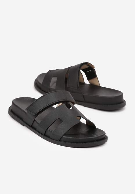 Czarne Klapki z Geometrycznymi Wycięciami w Cholewce Zapinane na Rzep Salaverra