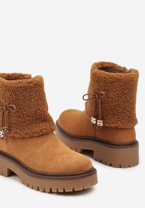 Brązowe Futerkowe Botki na Grubej Podeszwie z Cholewką Imitującą Nogawkę z Kokardką Neralima