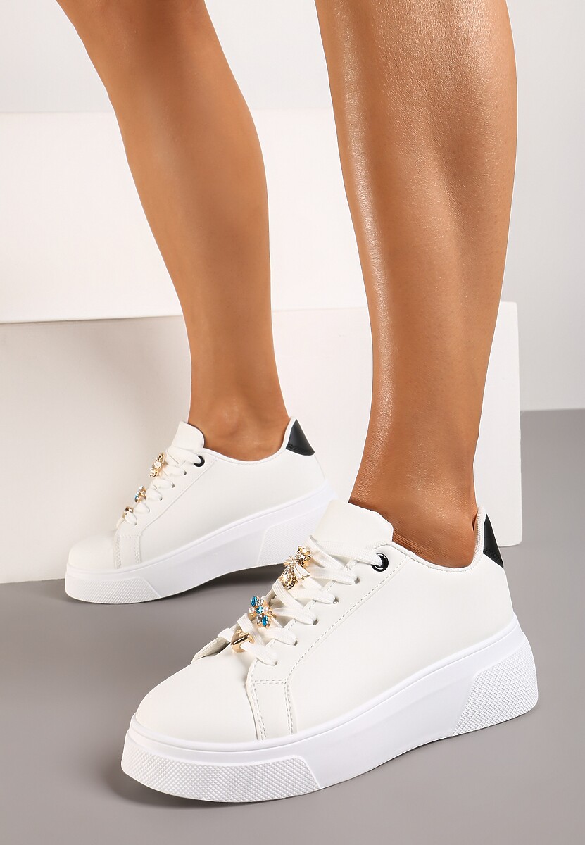 Biało-Srebrne Casualowe Sneakersy na Platformie z Cyrkoniami i Zawieszkami na Sznurowadłach Timawel