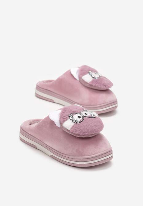 Fioletowe Futrzane Kapcie z Ozdobną Naszywką Oklonna