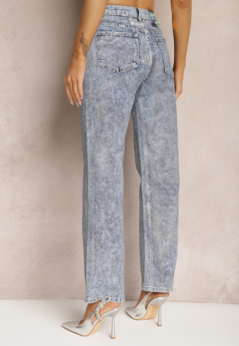 Niebieskie Jeansy Mom Fit z Błyszczącą Fakturą Vonea
