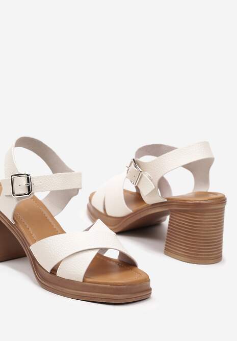 Beżowe Sandały z Imitacji Skóry na Słupku z Zapięciem przy Kostce Riomara