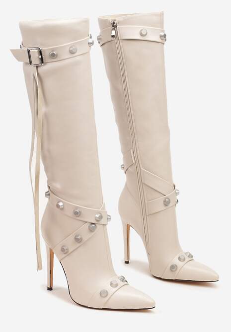 Beżowe Kozaki na Obcasie ze Szpiczastym Noskiem Zdobione Ćwiekami i Paskami przy Cholewce Zinadea