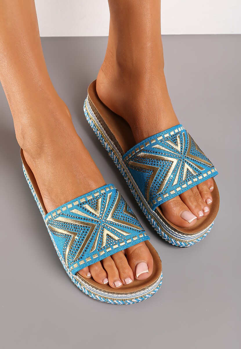 Niebieskie Klapki Boho Ozdobione Plecionką i Błyszczącym Przeszyciem Piwita