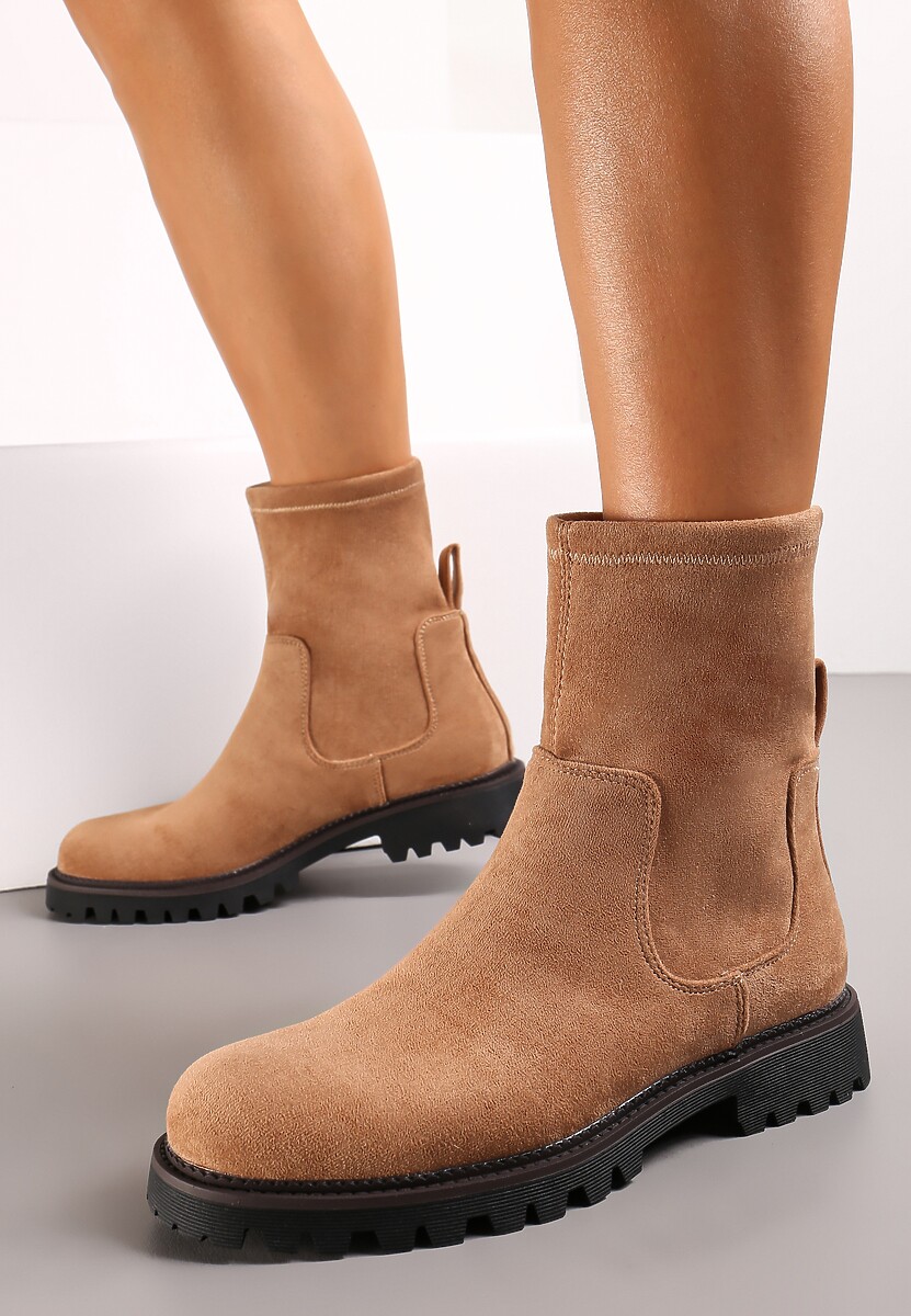 Ciemnobeżowe Botki za Kostkę z Imitacji Zamszu Silvano