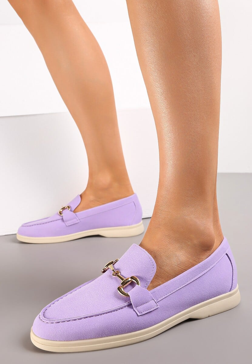 Fioletowe Mokasyny na Płaskiej Podeszwie z Przeszyciami i Ozdobną Klamerką Alenor