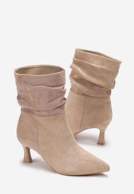 Ciemnobeżowe Botki z Imitacji Zamszu z Marszczoną Cholewką do Połowy Łydki na Niskim Obcasie Typu Kaczuszka Zakera