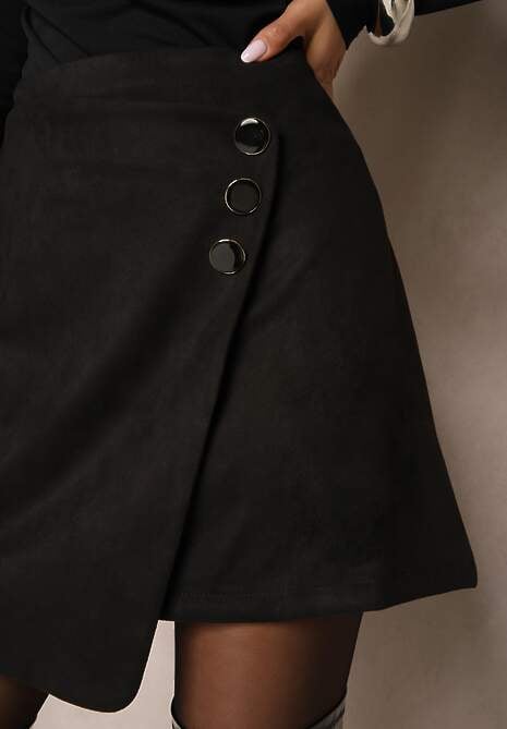 Czarna Trapezowa Spódnica o Kopertowym Kroju z Guzikami Ilaraeth