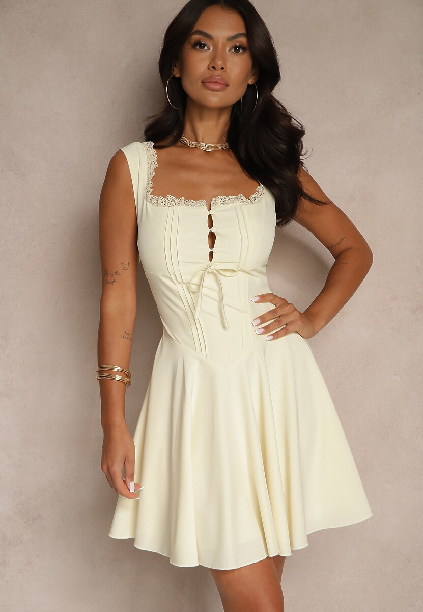 Żółta Rustykalna Sukienka Vices o Rozkloszowanym Kroju z Grosetowym Wiązaniem Folessea