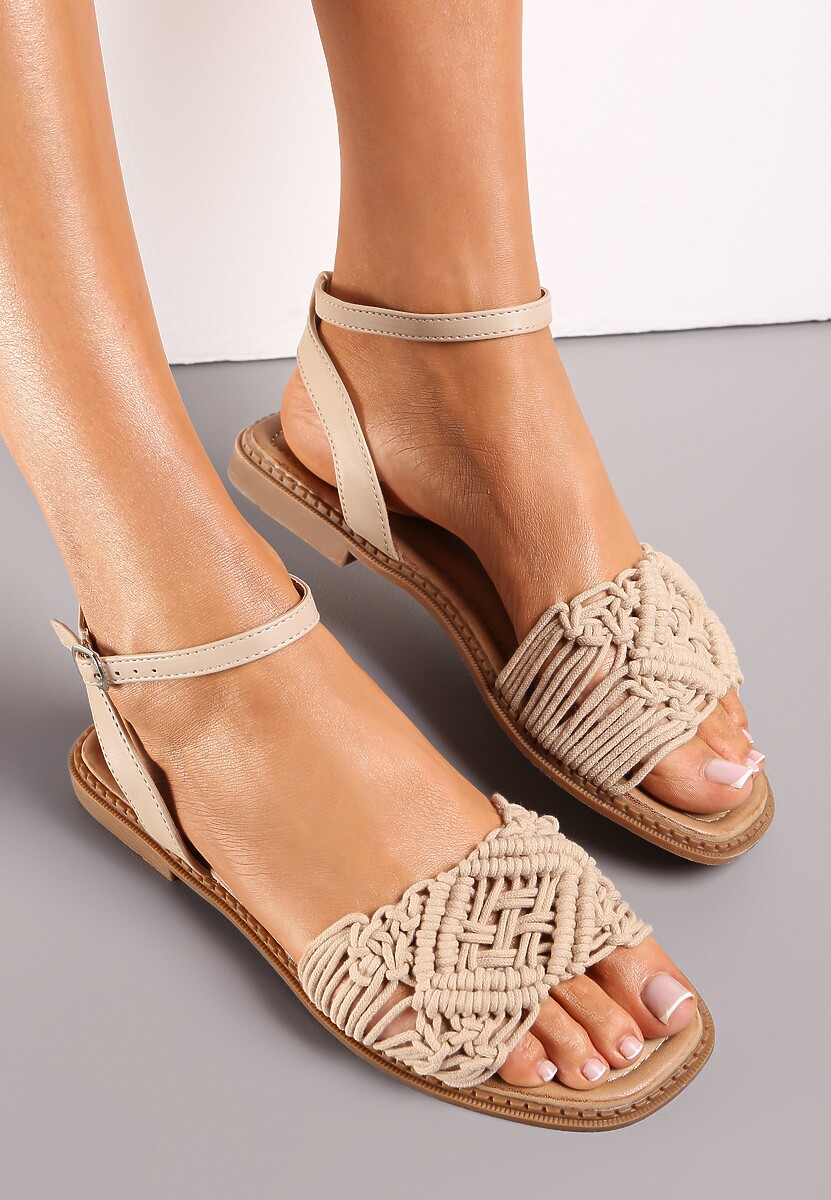 Ciemnobeżowe Sandały z Przeplatanymi Paskami Beula