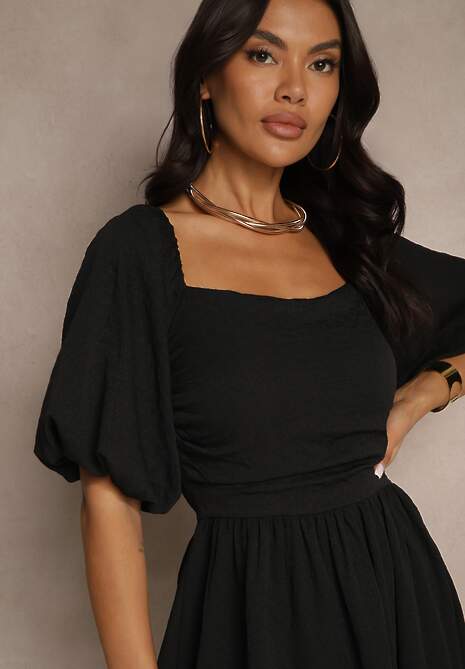 Czarna Rozkloszowana Sukienka z Bufiastymi Rękawami i Kwadratowym Dekoltem Mariwena