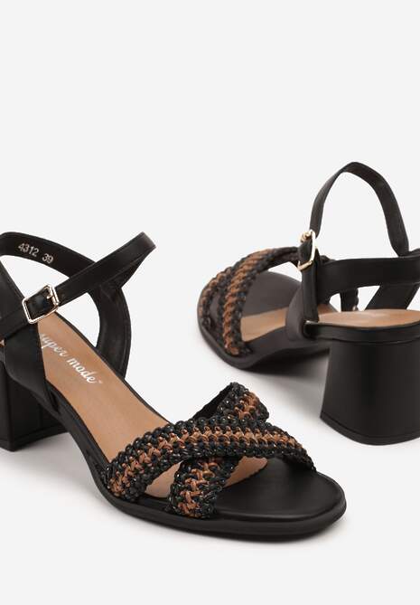 Czarne Sandały na Słupku Ozdobione Plecionką Mevenaelle