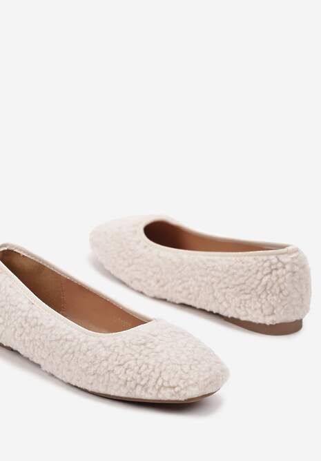 Jasnobeżowe Balerinki na Płaskiej Podeszwie z Futerkiem w Stylu Barankowym Zdobieniem Armegia
